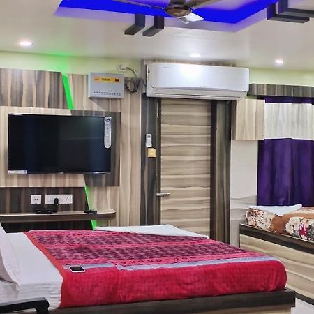 Ln Beach Homestay Puri Exterior photo