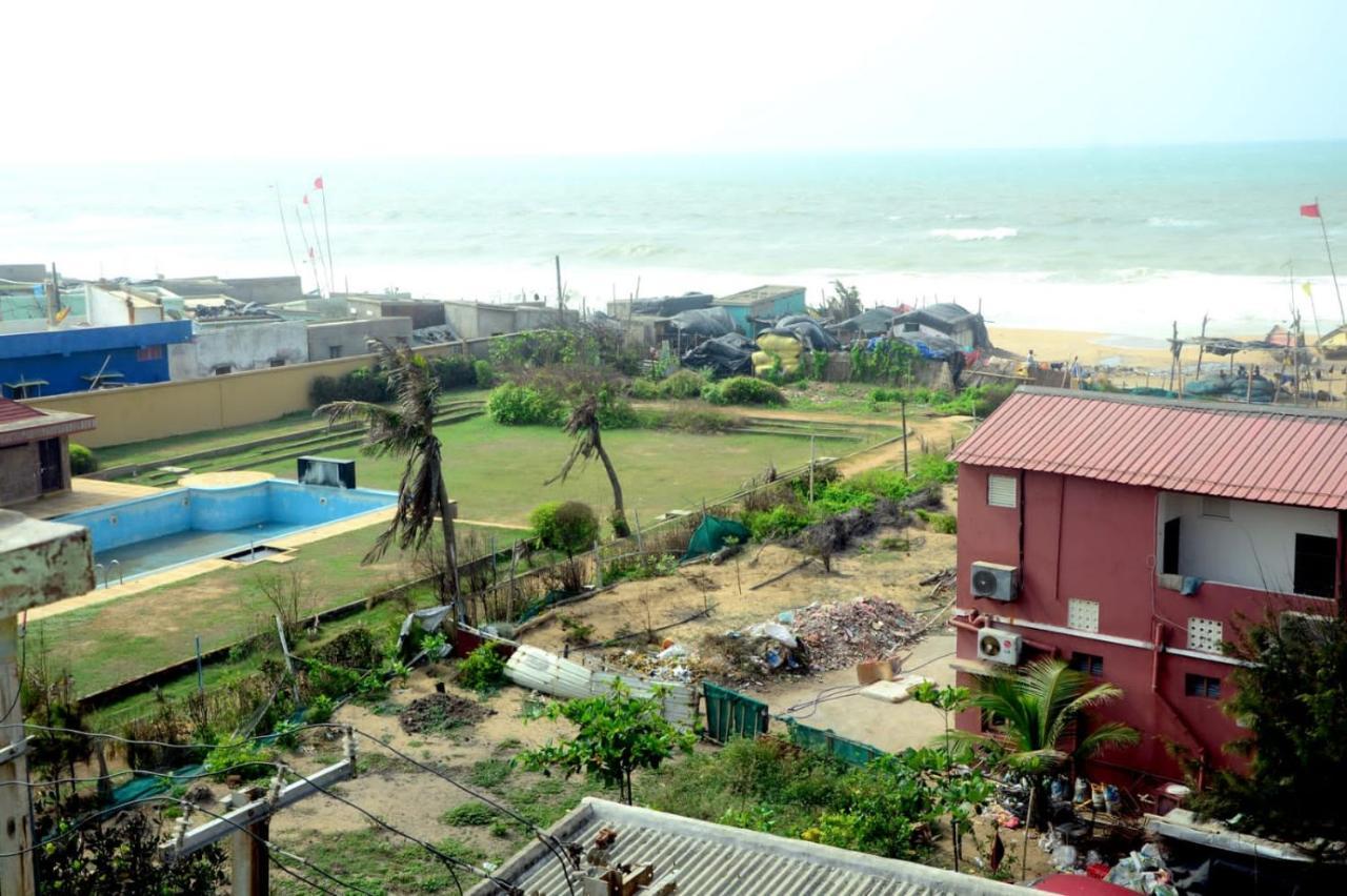 Ln Beach Homestay Puri Exterior photo