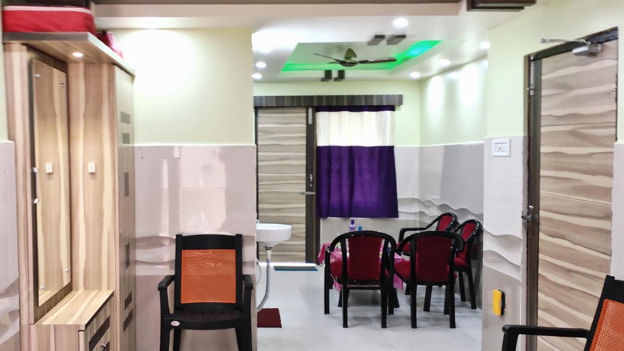 Ln Beach Homestay Puri Exterior photo